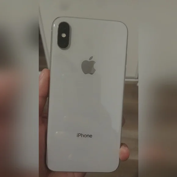 White Iphone xs